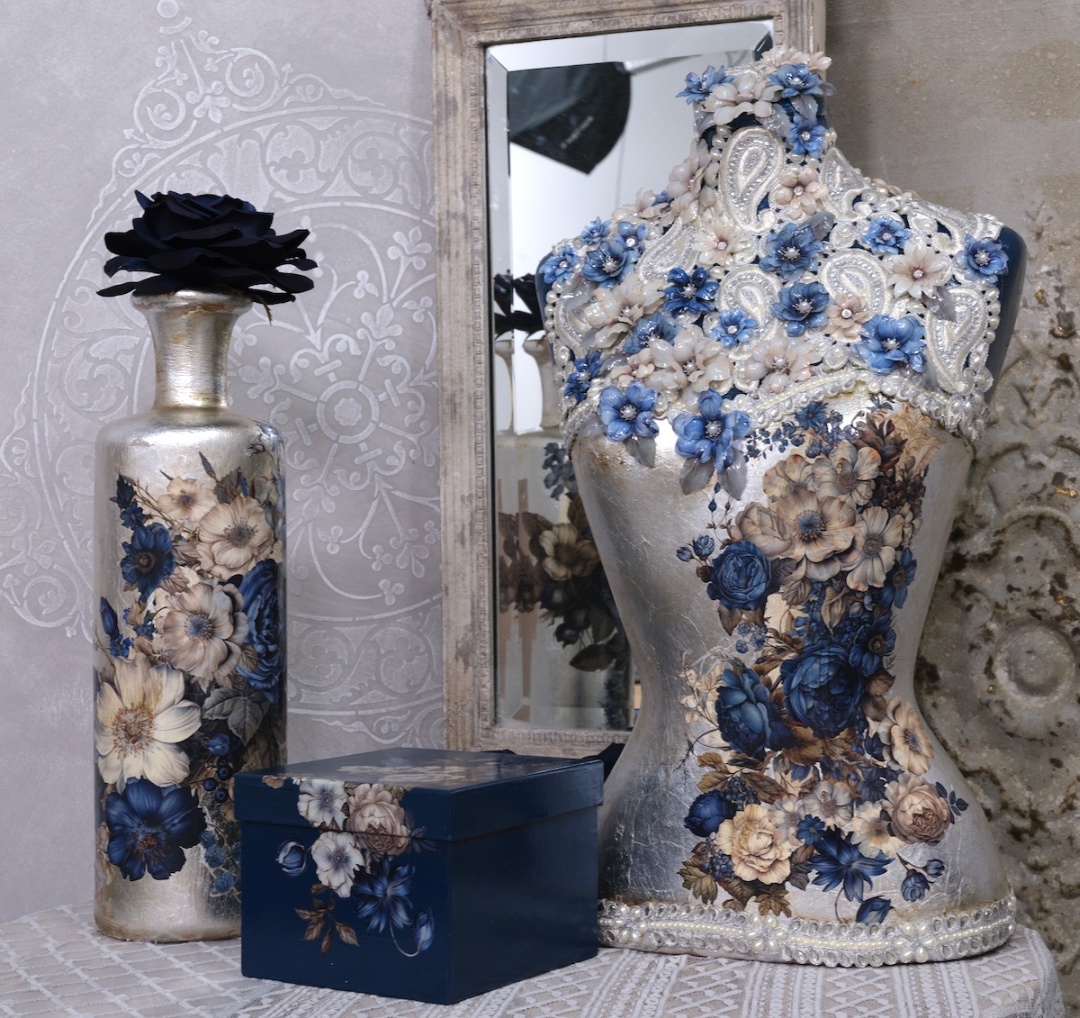 4 Bogen Folienblumen "Blau & Creme"