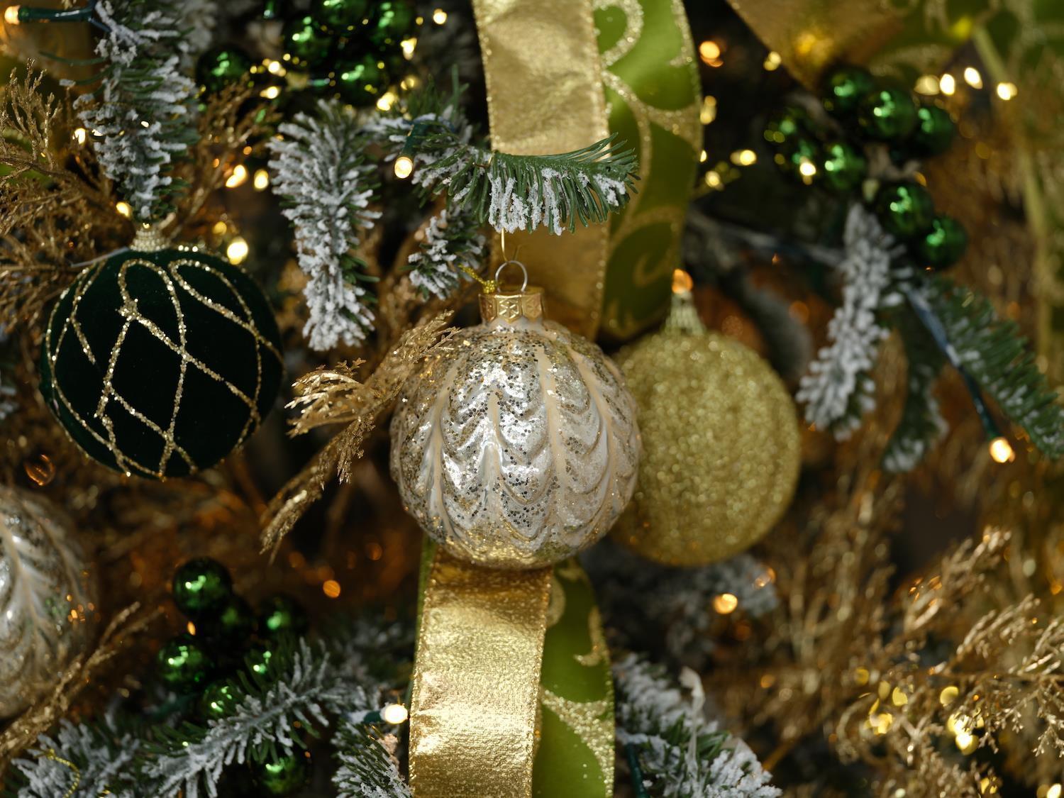 Weihnachtskugel Anhänger Gold m. Wellen K062578-a