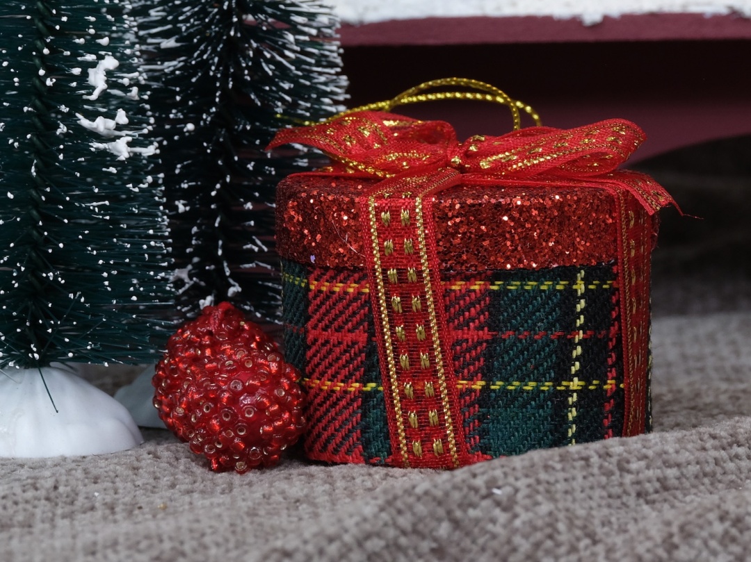 Anhänger "Geschenk" - eckig K515651-eckig