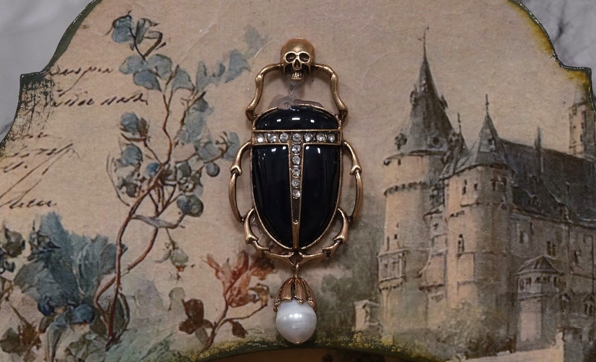 Schwarzer Skarabäus Anhänger mit Perle - 6cm