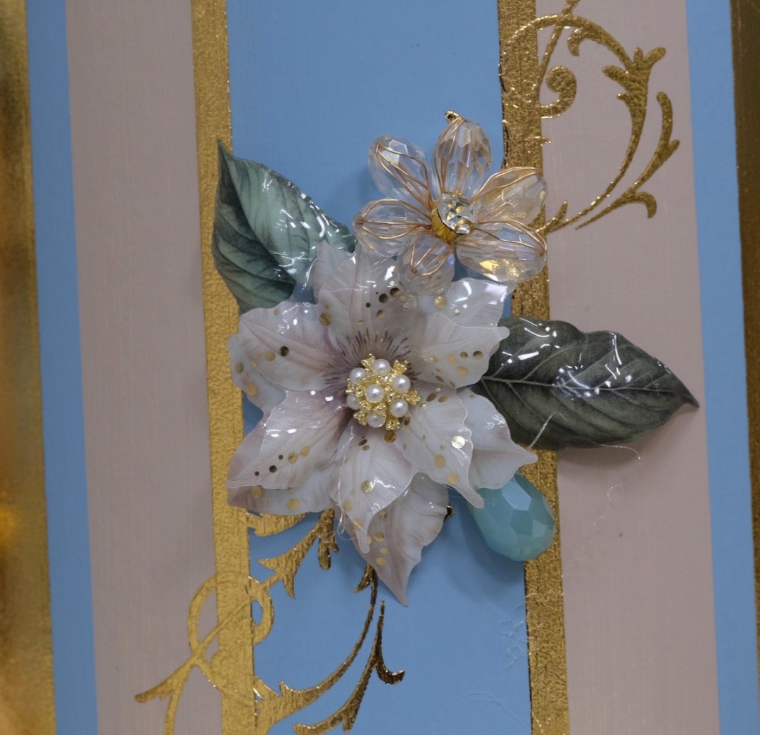 4 Bogen Folienblumen Beige mit Punkten