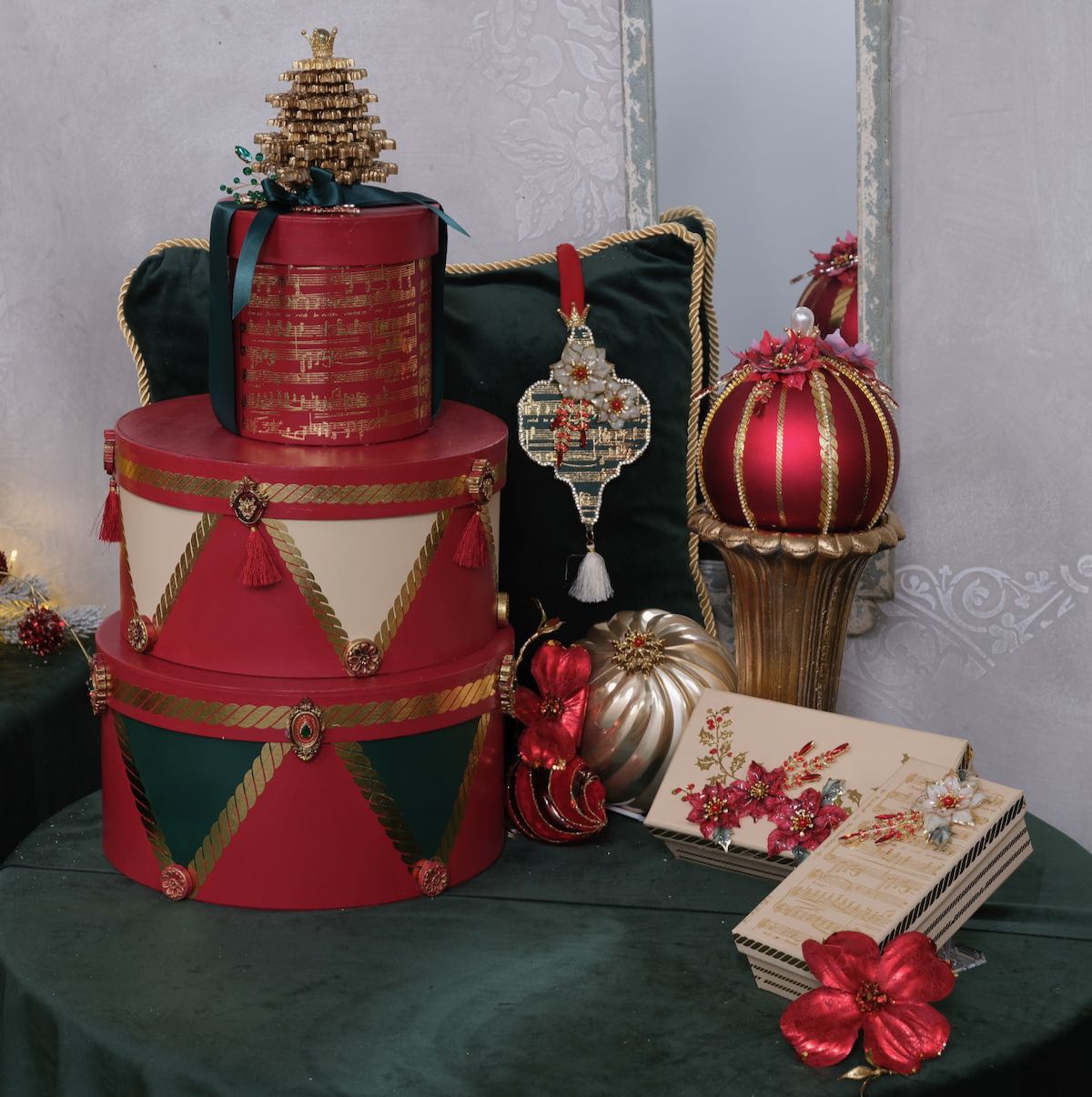 Dekozweig 90cm - Rot mit goldenem Stiel K629178